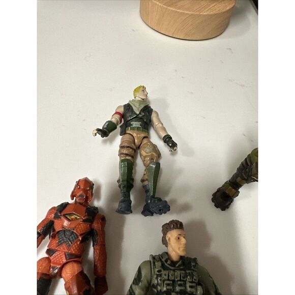 Lot Of 6 Action Figures - Picture 6 of 7